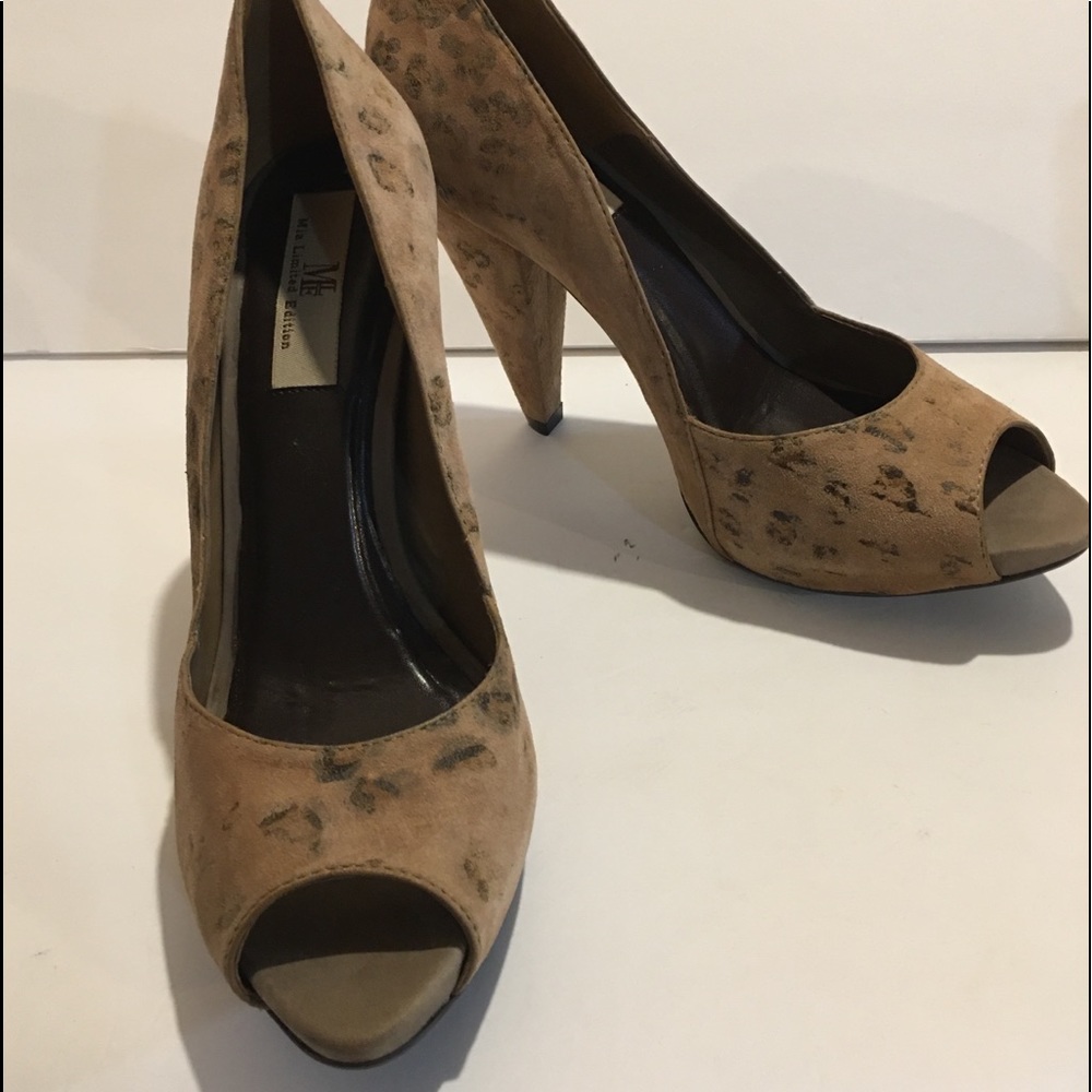 MLE Mia limited edition-peach fuzz leopard print